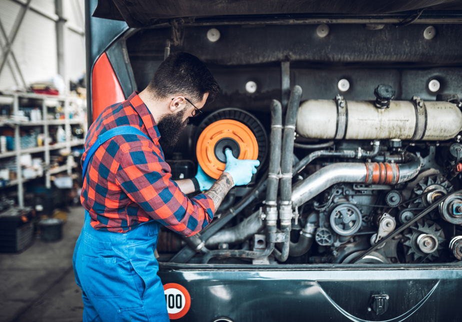 Mechanic (trucks, trailers, etc.) 